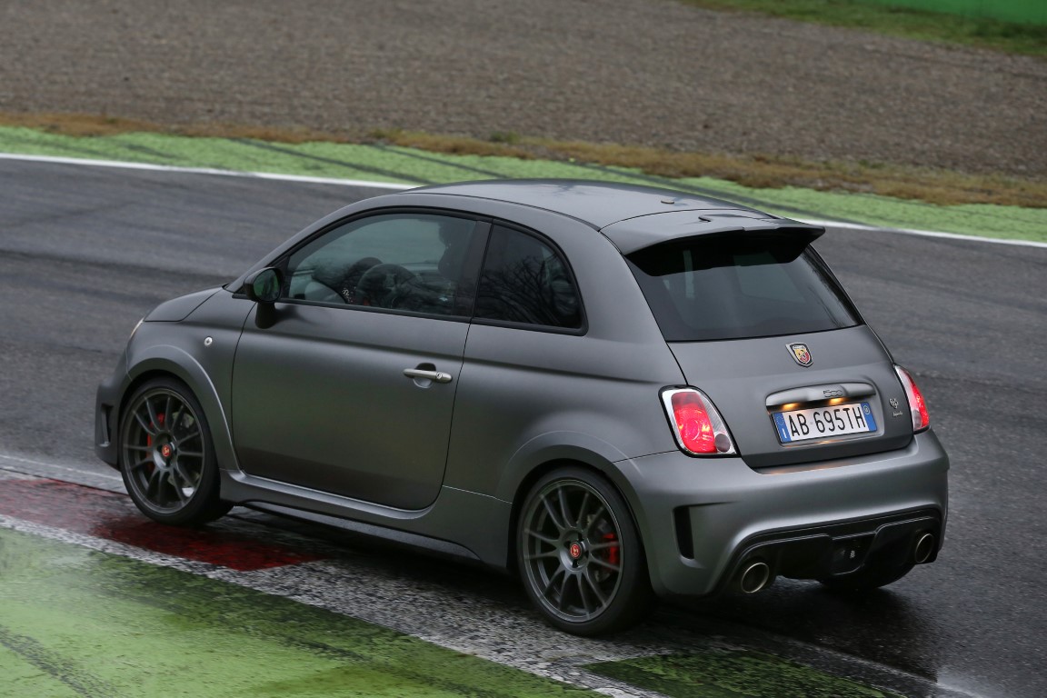 Abarth 695 Biposto (Manual)